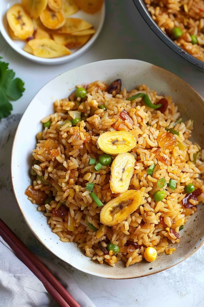 Arroz Chino Boricua Con Tostones: ¡Sabor Explosivo en Tu Paladar!