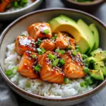 Bowl de Salmón con Salsa Dulce y Picante