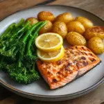 Salmón al horno con salsa de mantequilla de limón