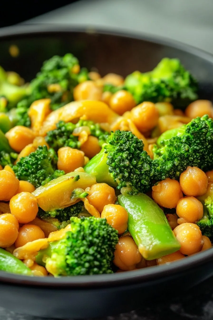Salteado de brócoli con garbanzos