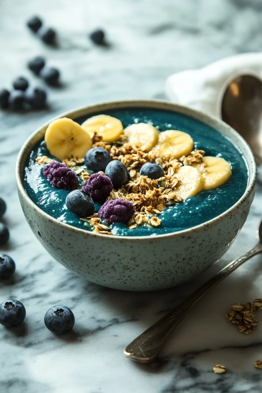 Cookie Monster Blue Spirulina Smoothie Bowl