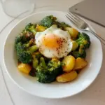 Brócoli con Patatas y Huevo Cocido