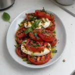 Ensalada Caprese de Tomate Asado Vibrante