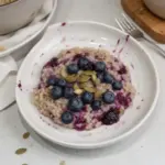 Horneado de Desayuno de Quinua con Arándanos a Base de Plantas