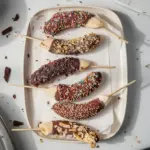 Paletas de plátano y chocolate congeladas