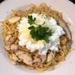 Pasta con Pollo y Mozzarella – Cena Cremosa de Entresemana