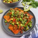 Salmón al horno con cilantro y lima