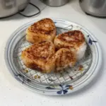Yaki Onigiri: Bolas de arroz a la parrilla japonesas doradas y deliciosas.